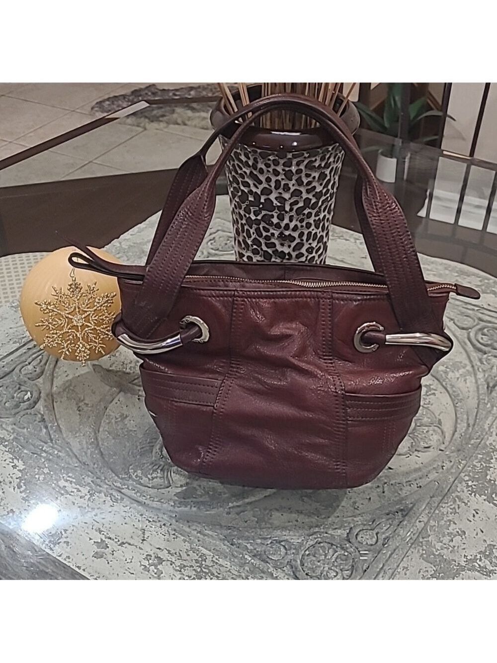 B. MAKOWSKY WOMENS BROWN GENUINE LEATHER HANDBAG